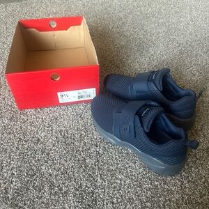 Men’s Propet Navy Stability X Strap walking shoes size 9.5 Narrow (B) NEW